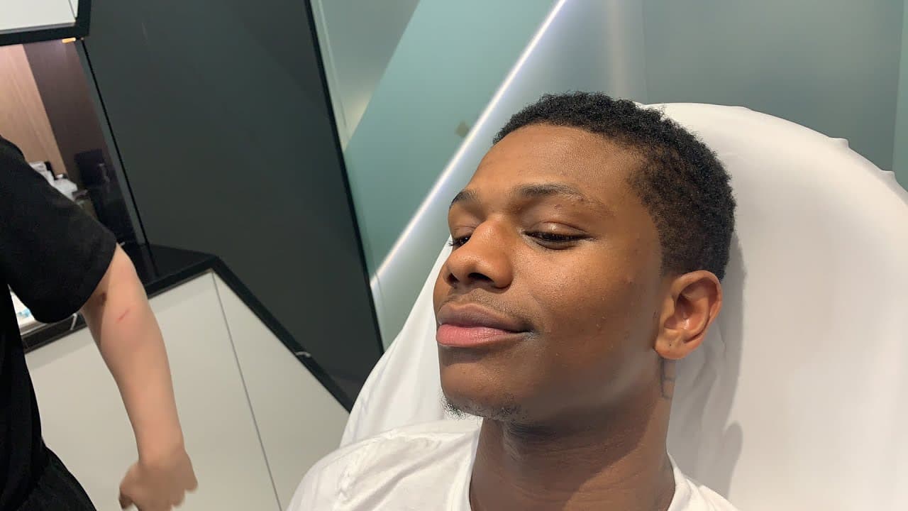 Watch a non-surgical jawline contouring procedure video